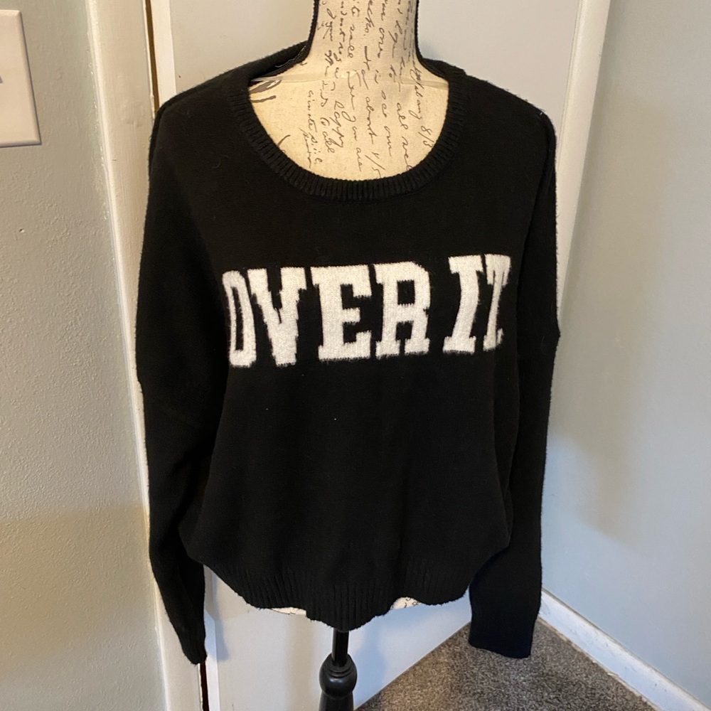 WOMANS-NO BOUNDARIES CREWNECK CROPPED SWEATER SIZE Large (12-14)